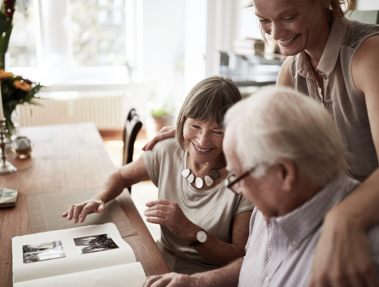 Family stories may carry important money lessons | Wells Fargo Advisors